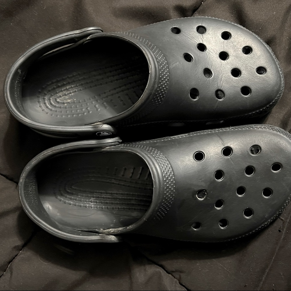 Black Crocs